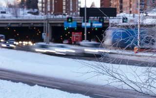 Liikennettä maantiellä